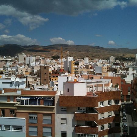 Calle Juan Lirola Алмерия Екстериор снимка